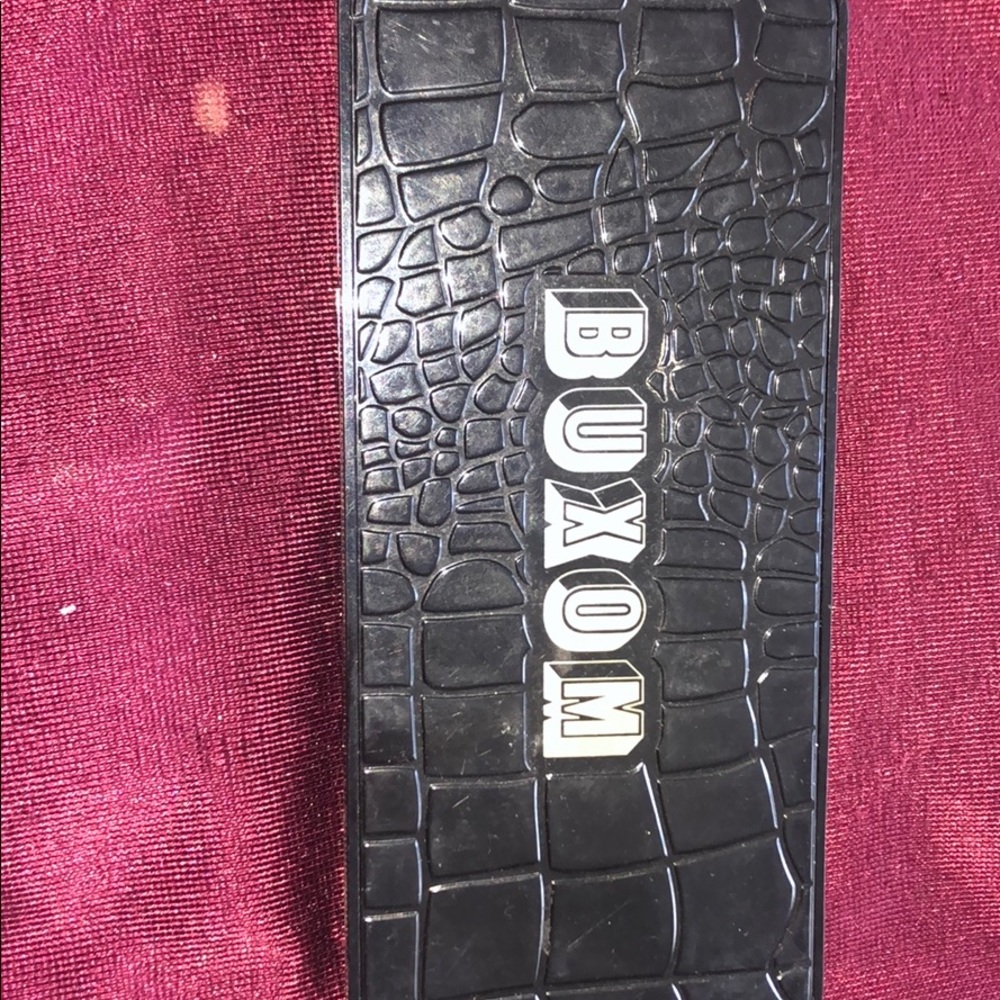 Buxom palette